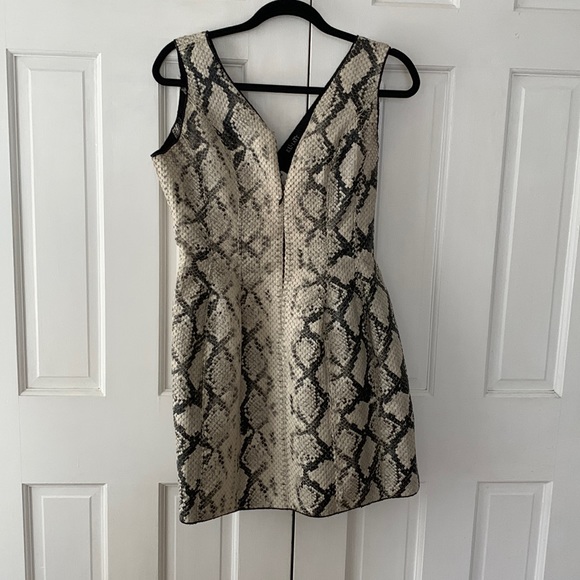 NWT ELLIATT Snakeskin mini dress - Picture 2 of 5